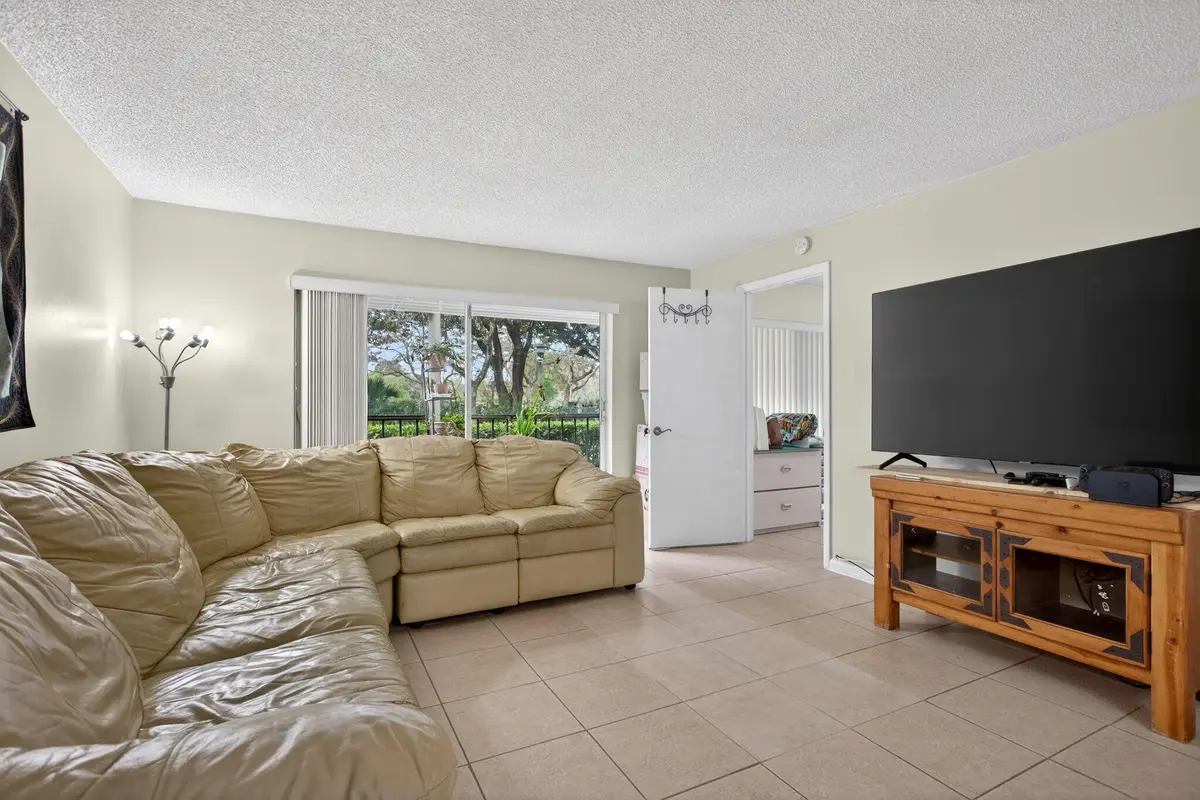 Pic 3 at 5900 NW 44th Street 115, Lauderhill