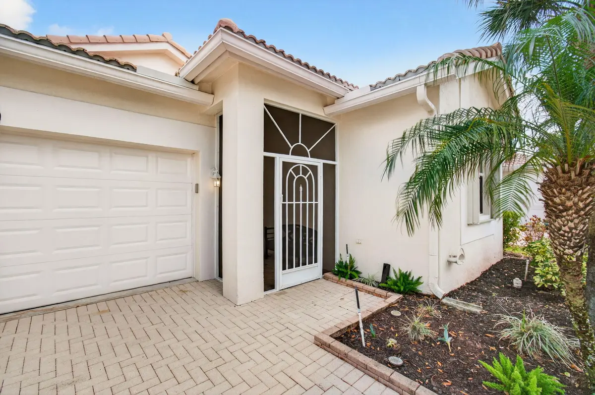 Enclosed Front Porch at 2320 Sapphire Circle, West Palm Beach