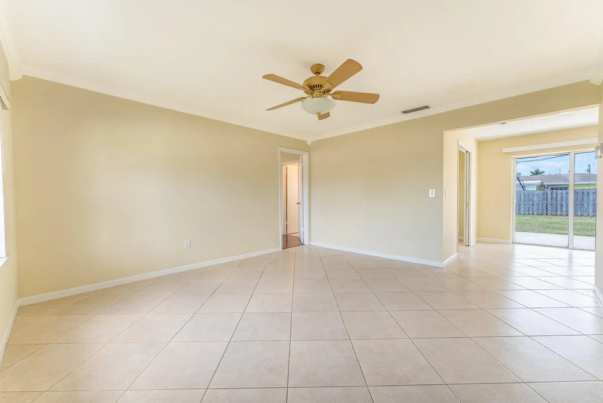 Living Room at 425 Palo Alto Drive, Palm Springs
