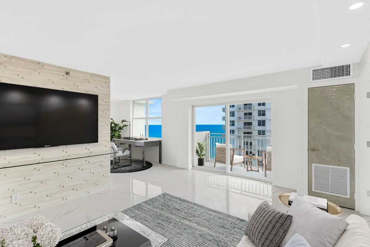 LR at 4505 S Ocean Boulevard 803, Highland Beach