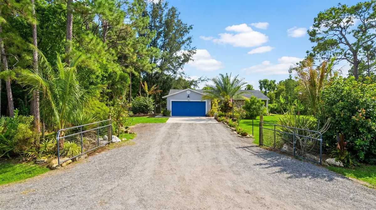 02-Front Yard at 17830 49th Street, Loxahatchee