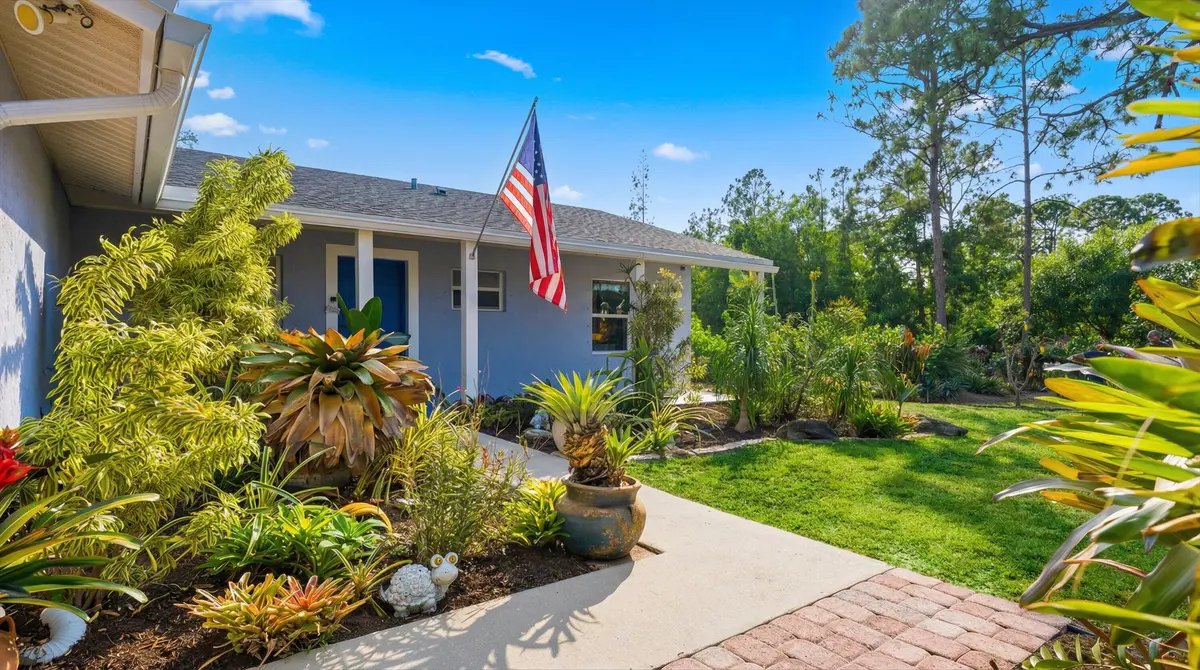 05-Outside at 17830 49th Street, Loxahatchee