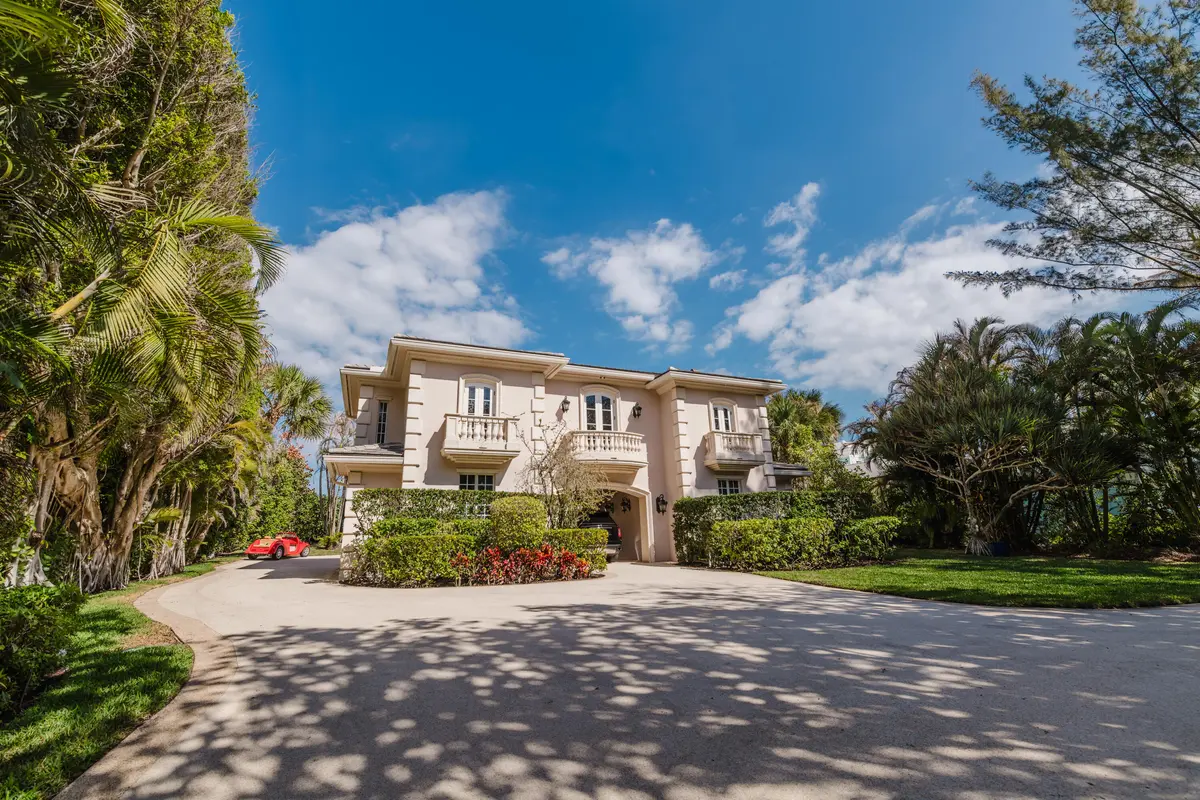 Exterior Front at 19 N Beach Road, Jupiter Island