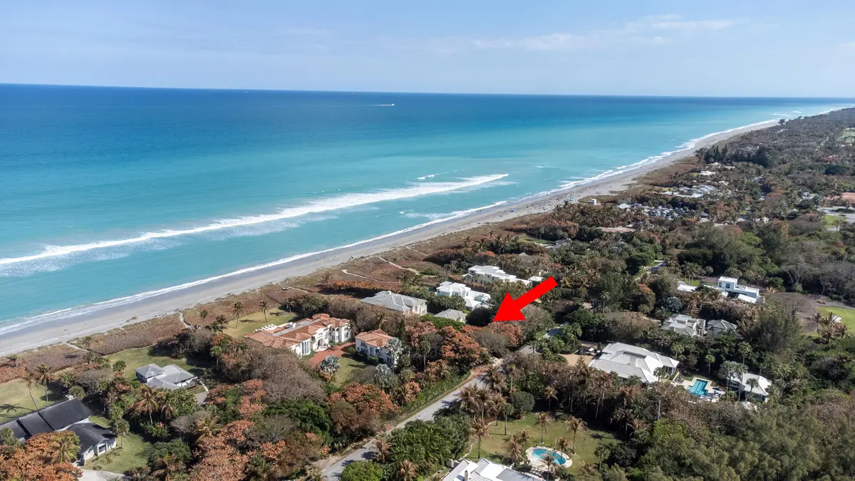 Aerial Southeast at 19 N Beach Road, Jupiter Island