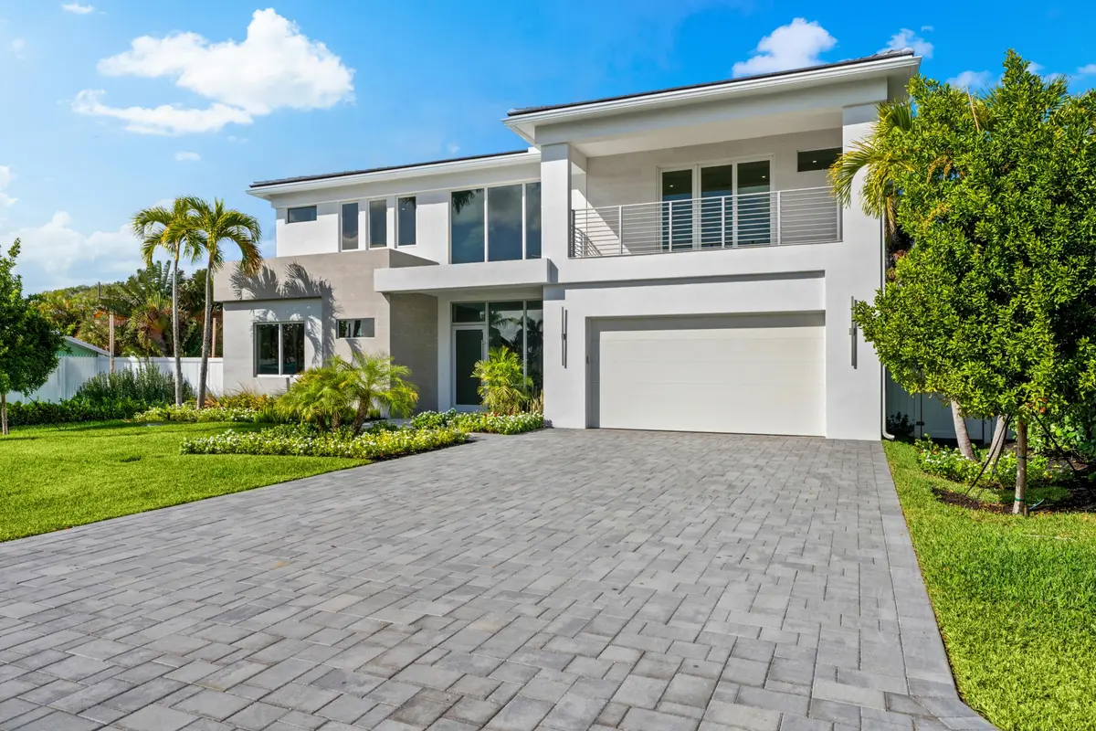 mls_FRONT_RIGHT_DT_RT at 417 Lake Drive, Delray Beach