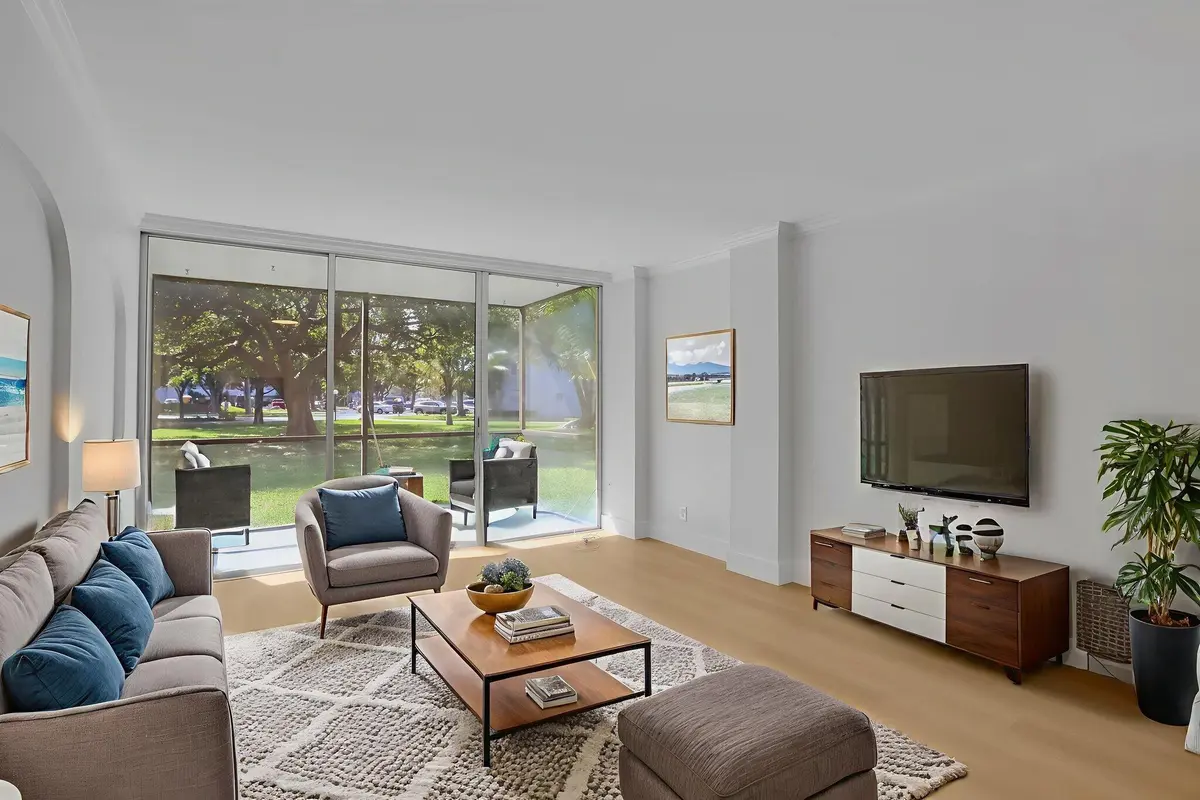 5-web-or-mls-0E2A2161 virtually staged at 103 Royal Park Drive 1d, Oakland Park