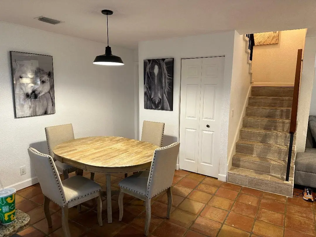 Dining at 1608 Shaker Circle Circle, Wellington