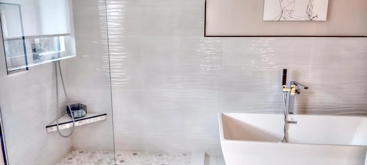 shower at 6115 SE Georgetown Place 1006, Hobe Sound