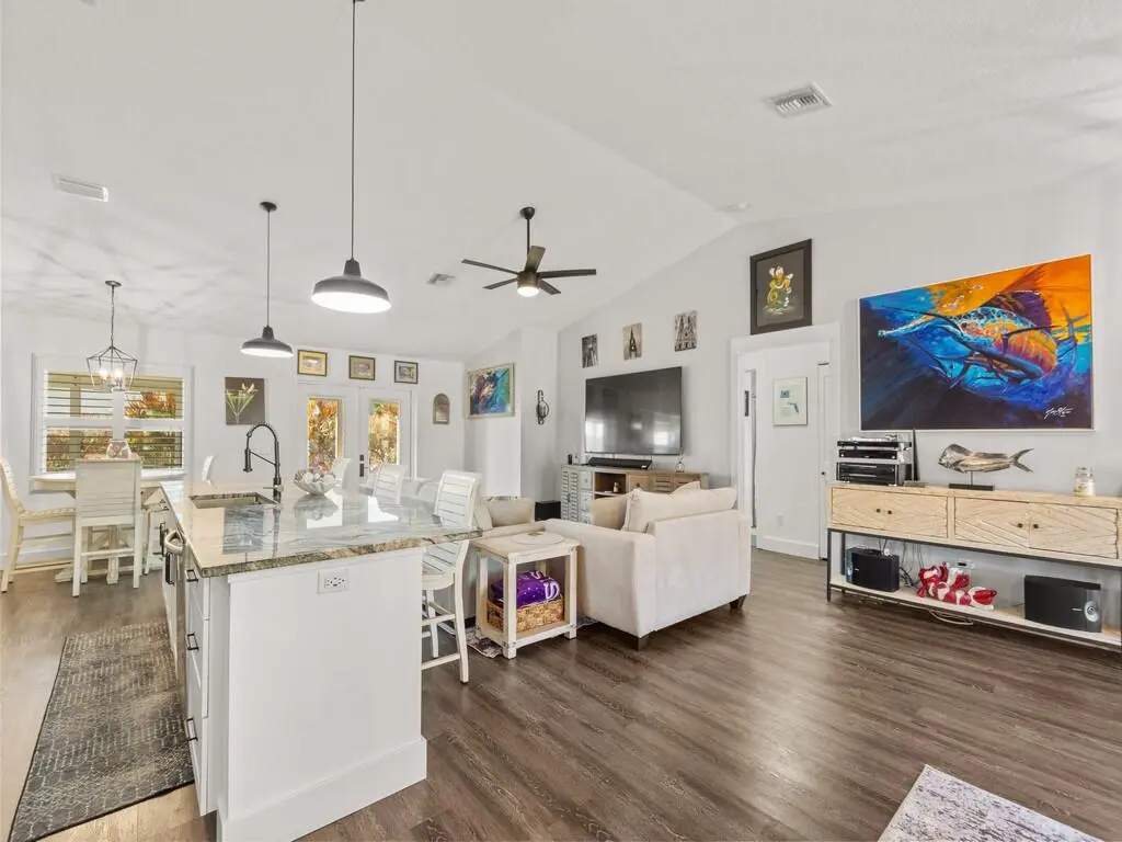 615 19th St SW at 615 19th Street, Vero Beach