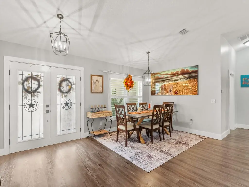615 19th St SW at 615 19th Street, Vero Beach