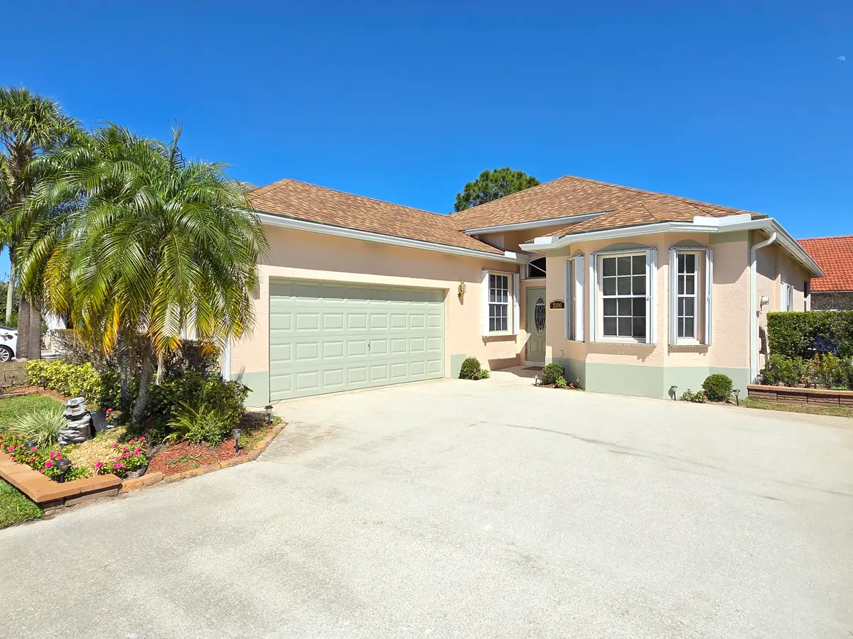 Saratoga Lakes 3bd 2bath at 286 Saratoga Boulevard, Royal Palm Beach