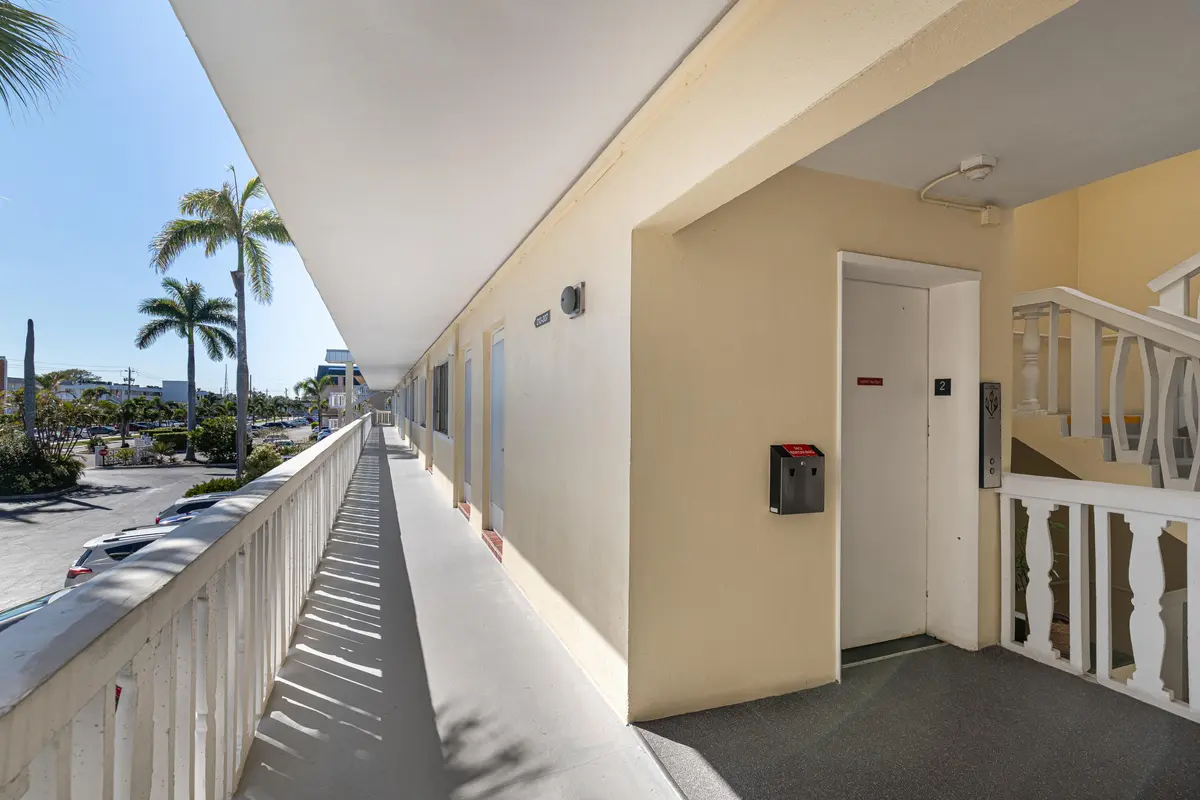 Elevator at 101 Doolen Court 207, North Palm Beach