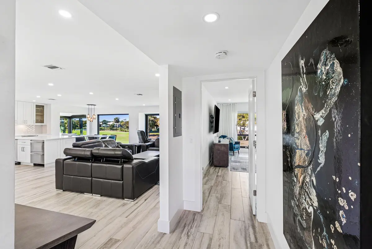 Entry at 3667 Quail Ridge Drive Bobwhite B, Boynton Beach