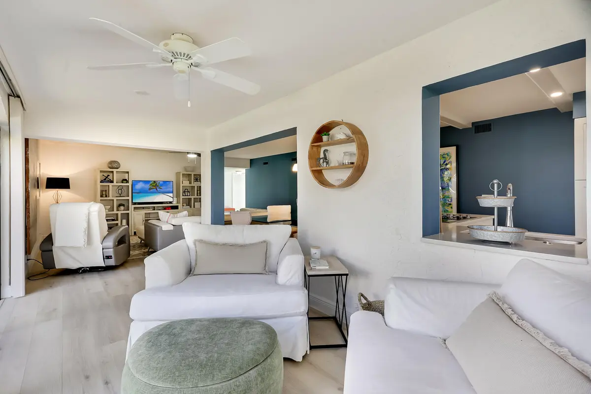Florida Room 2 at 16671 Traders Crossing Crossing 121, Jupiter