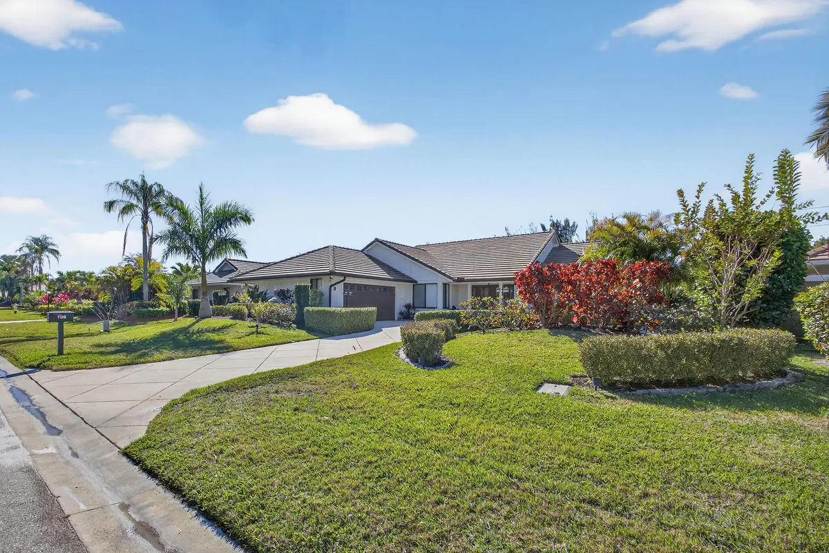 2-web-or-mls-5D1A2404 at 168 Thornton Drive, Palm Beach Gardens