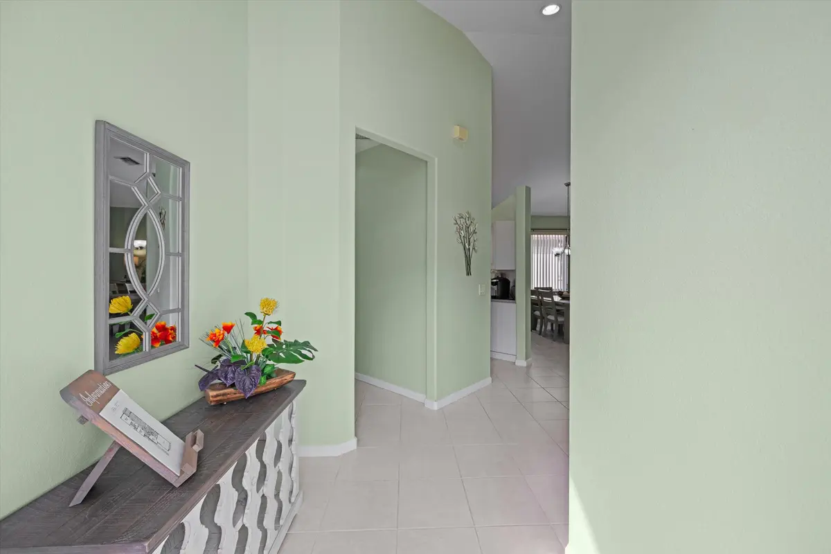 33 (9) at 9078 Bay Point Circle, West Palm Beach