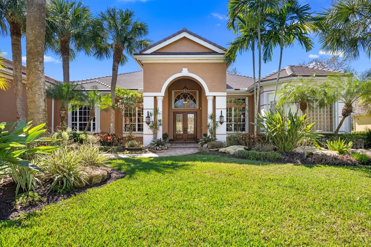 Great Curb Appeal at 17104 Gulf Pine Circle, Wellington