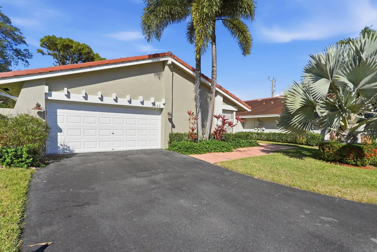 2-web-or-mls-dsc04656 jhonatan rubio at 2842 Kelly Brooke Lane, Deerfield Beach