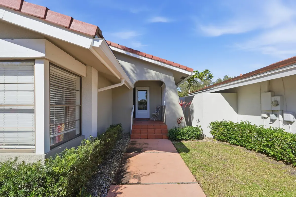 4-web-or-mls-dsc04665 jhonatan rubio at 2842 Kelly Brooke Lane, Deerfield Beach