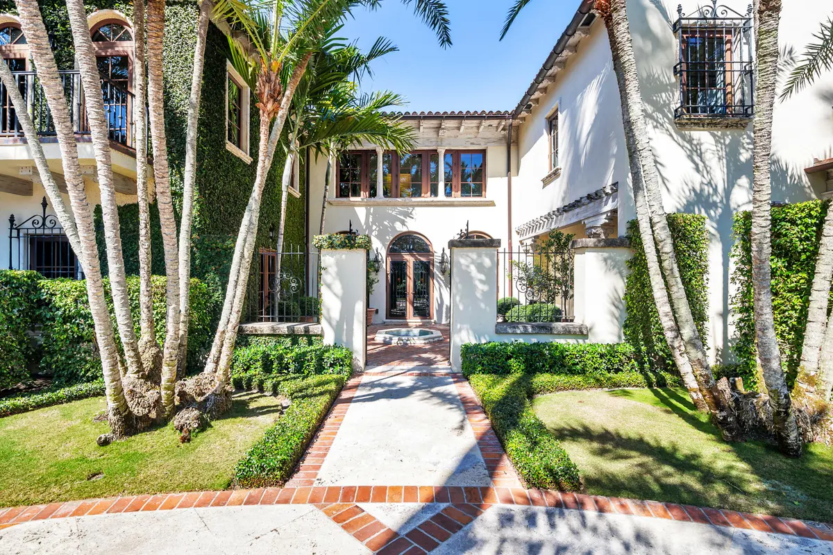 low-6 at 237 El Bravo Way, Palm Beach