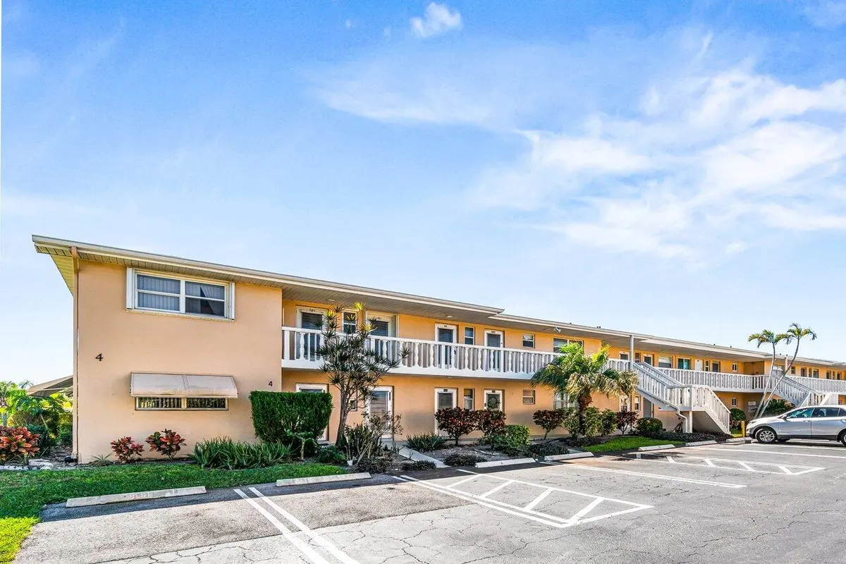 002-2121Northeast1stCourt-202-BoyntonBea at 2121 NE 1st Court 202, Boynton Beach