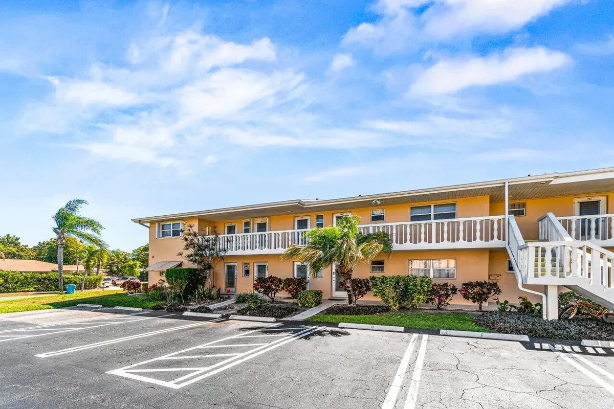 003-2121Northeast1stCourt-202-BoyntonBea at 2121 NE 1st Court 202, Boynton Beach