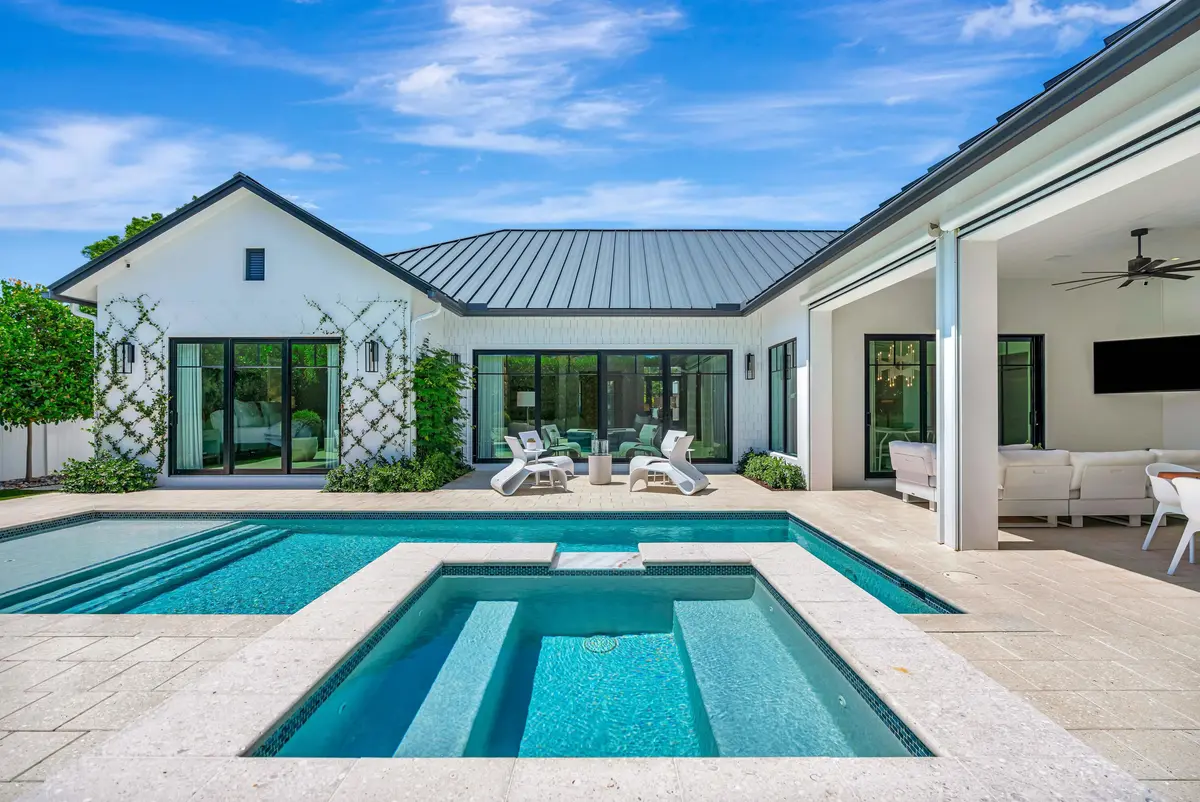 pool at 109 NE 9th Street, Delray Beach