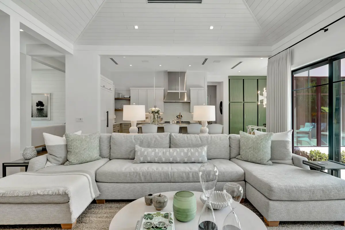 LR at 109 NE 9th Street, Delray Beach