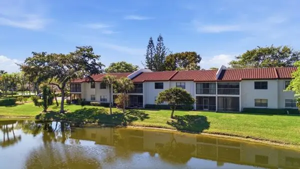 Lake View at 21364 Cypress Hammock Drive 1j, Boca Raton