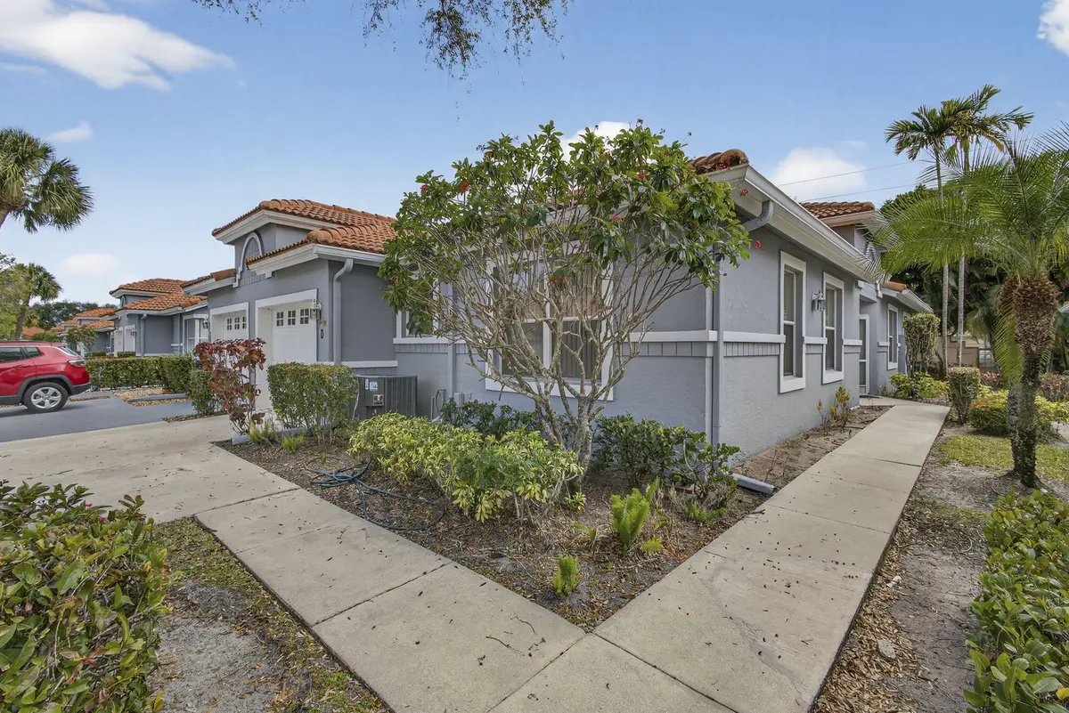 End Unit at 9868 D Summerbrook Terrace, Boynton Beach