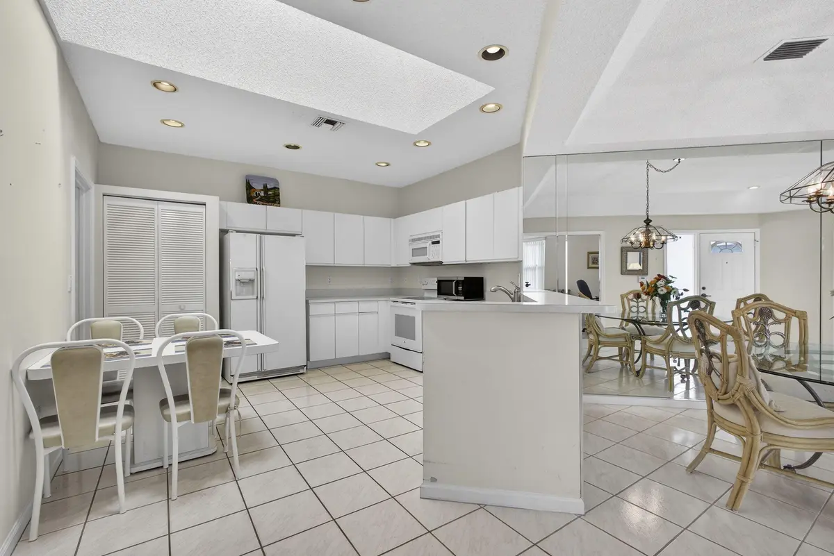 Skylights at 9868 D Summerbrook Terrace, Boynton Beach