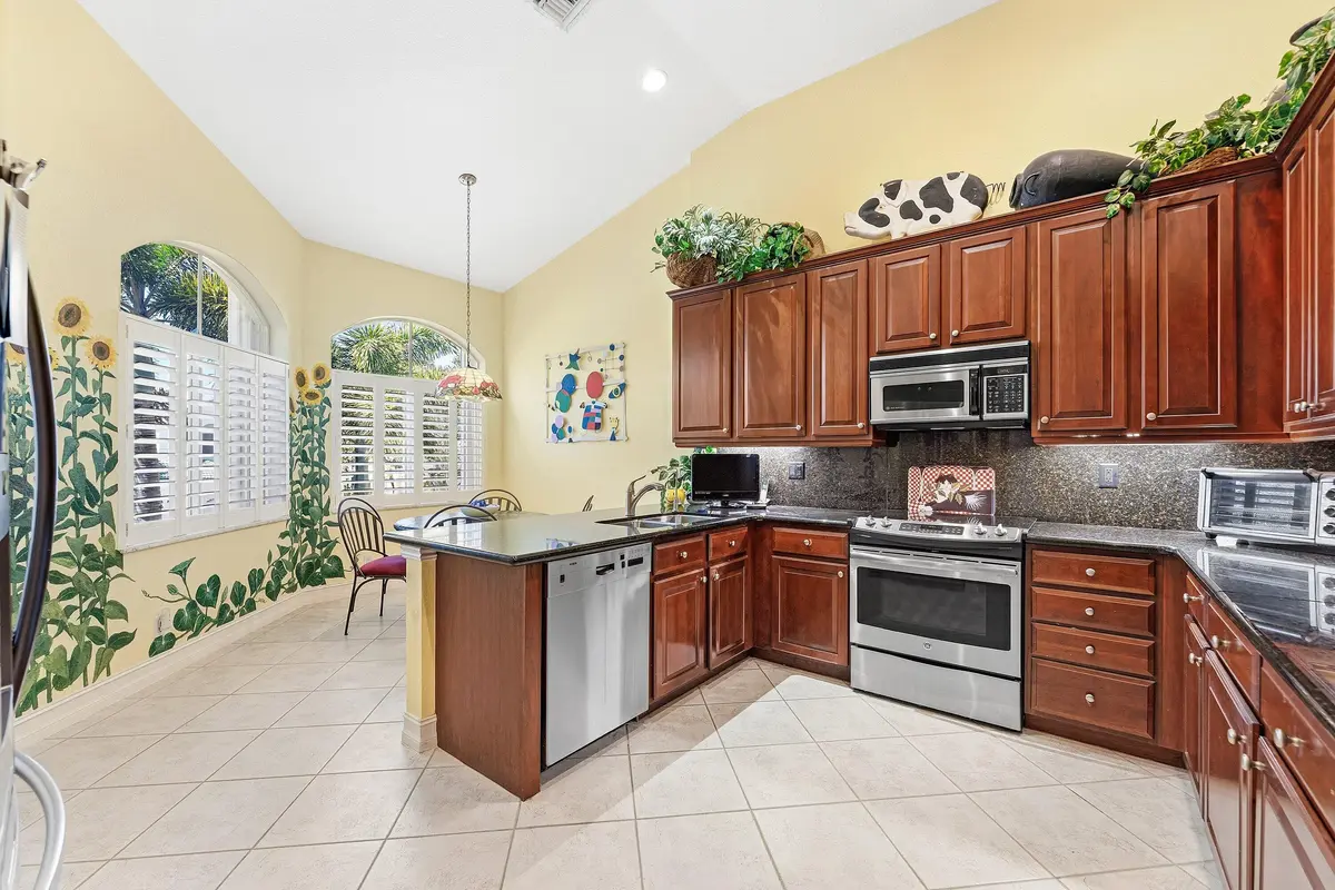 Breakfast Nook at 112 Palm Point Circle D, Palm Beach Gardens