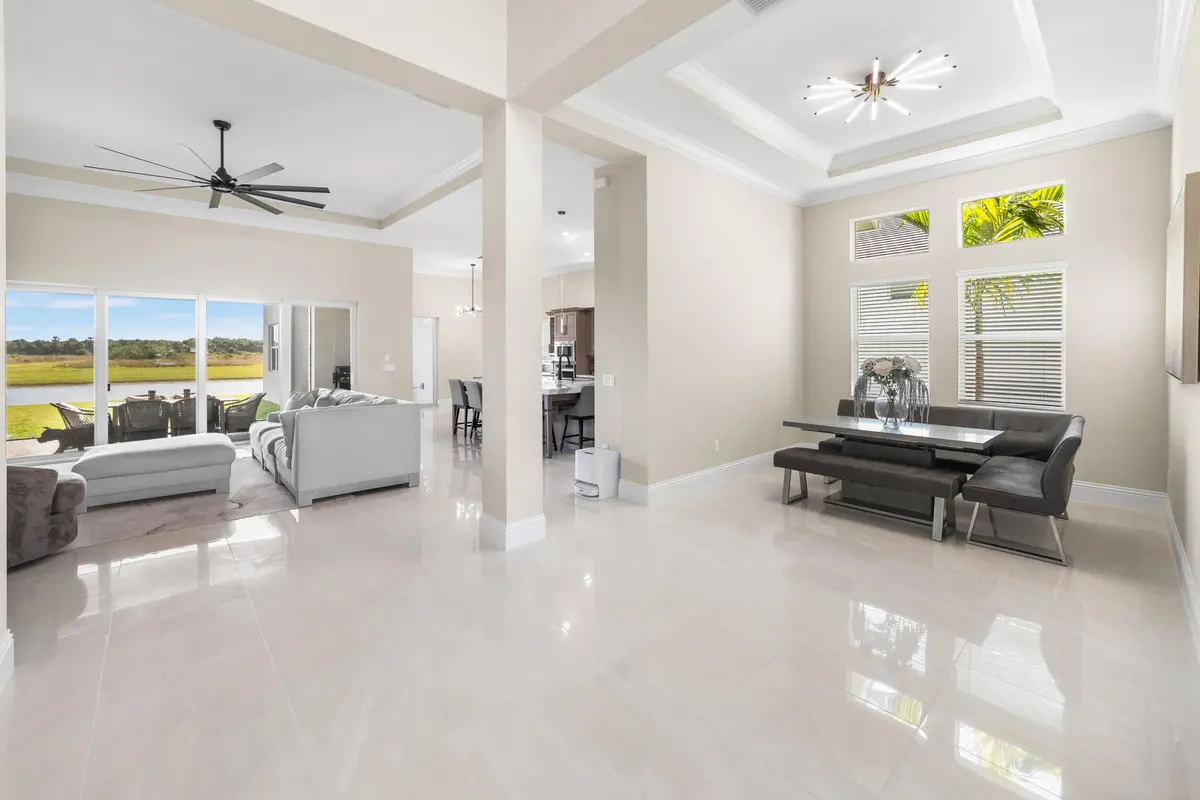 dining room at 4686 Estates Circle, Westlake