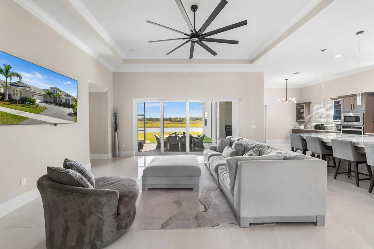 living room at 4686 Estates Circle, Westlake