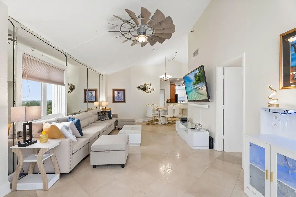 smg05320 at 3870 N Highway A1a 6, Fort Pierce