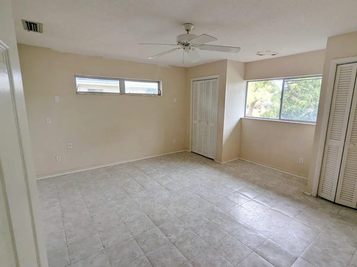 INT8 at 142 N Naranja Avenue, Port St. Lucie