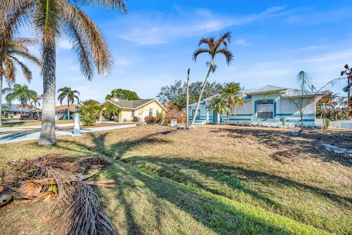 Z63_5254 at 3407 SE Hart Circle, Port St. Lucie