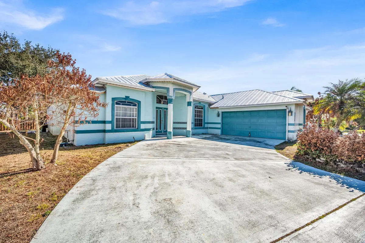Z63_5257 at 3407 SE Hart Circle, Port St. Lucie