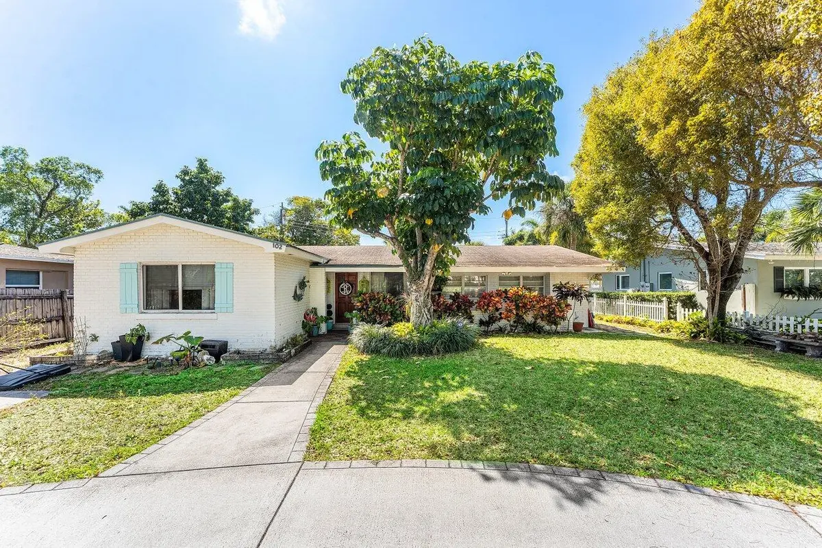 Front of house at 102 NE 22nd Street, Delray Beach