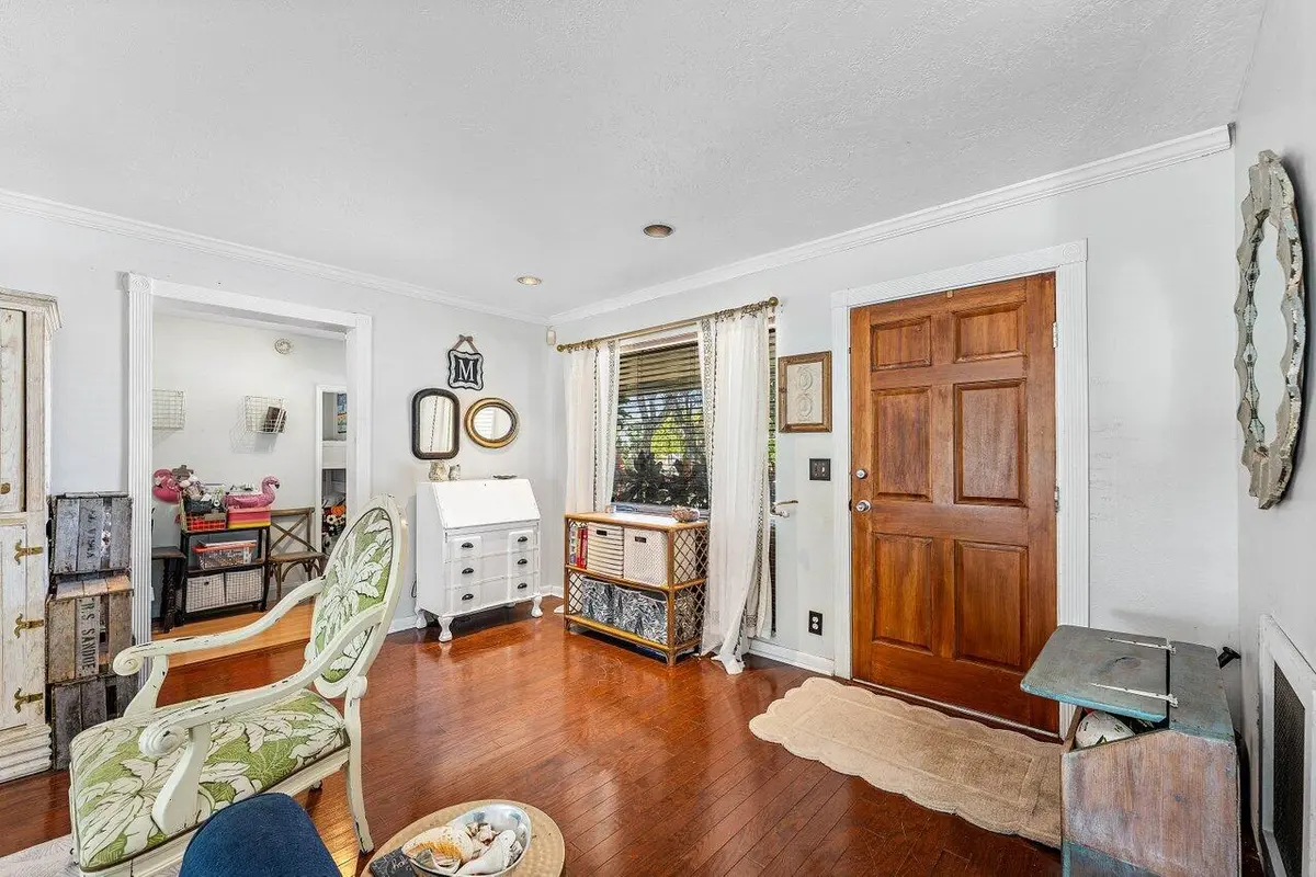Front door at 102 NE 22nd Street, Delray Beach