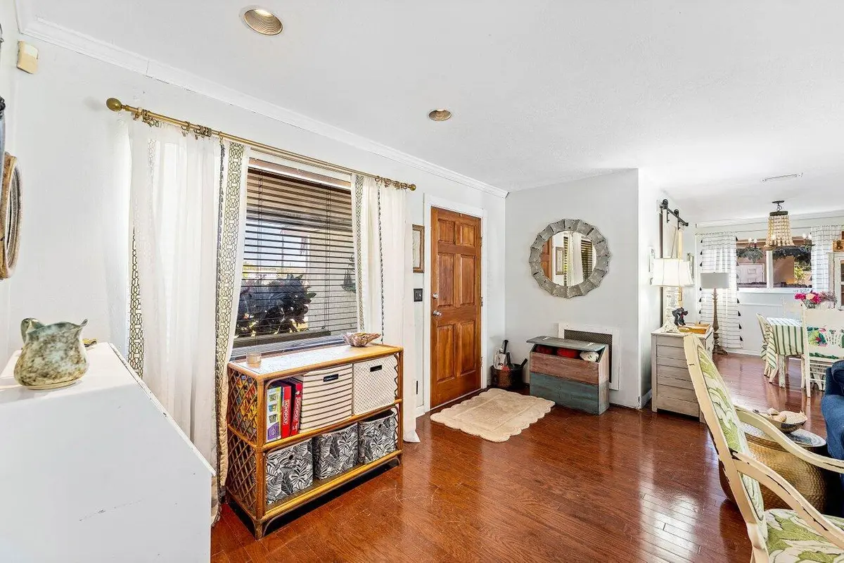 Front door at 102 NE 22nd Street, Delray Beach