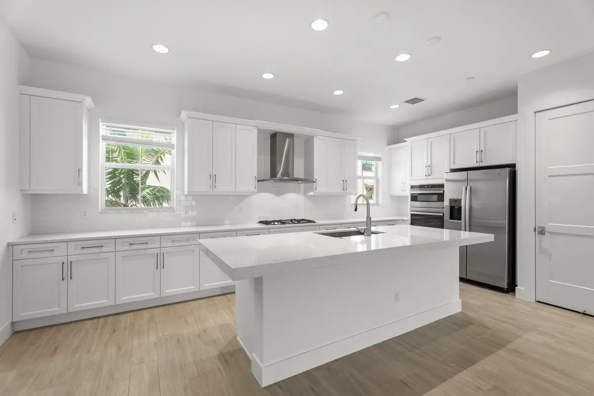 Kitchen at 5393 Sagan Lane, Palm Beach Gardens