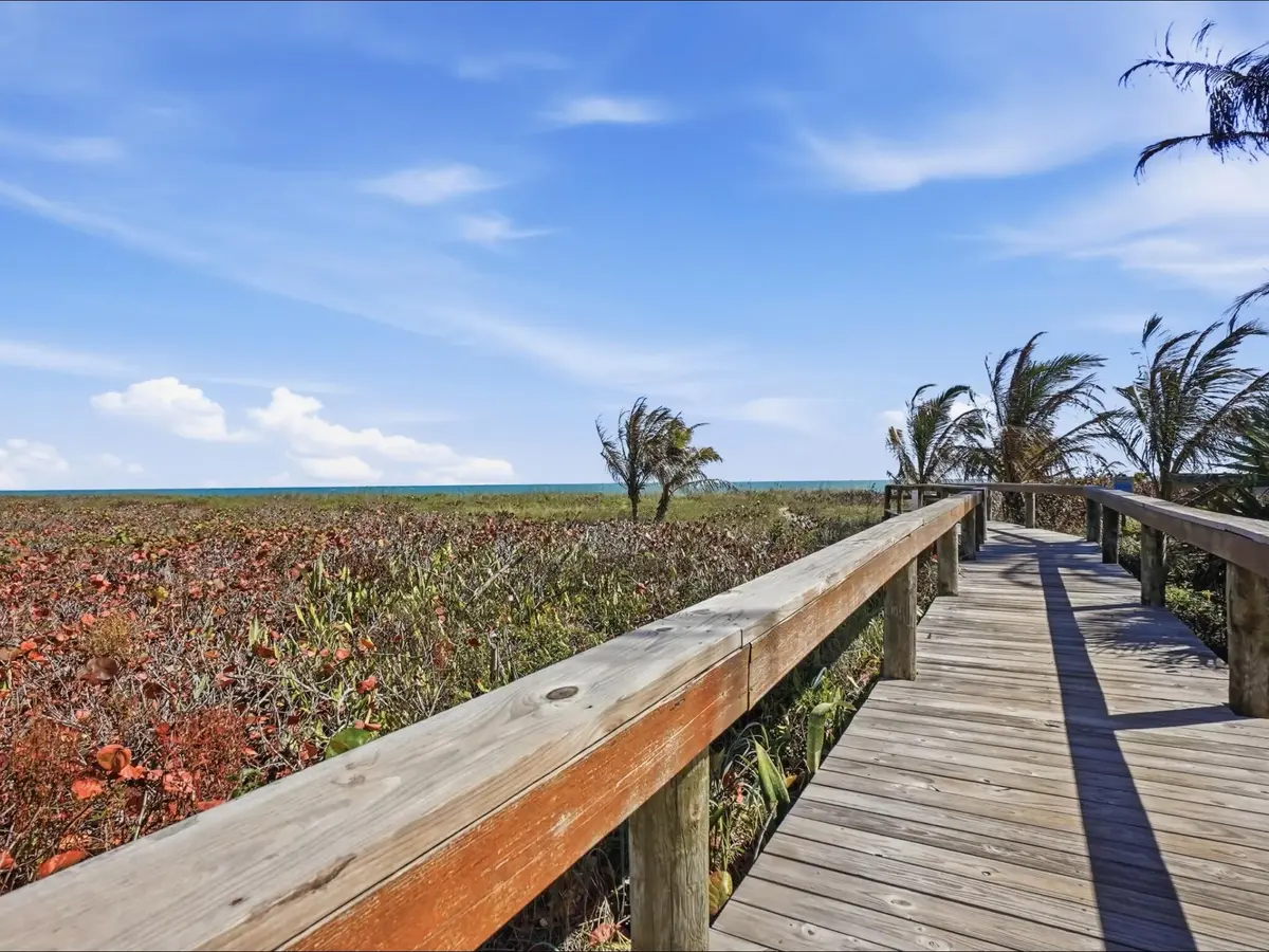 1_00004 at 3206 S Lakeview Circle 1105, Hutchinson Island