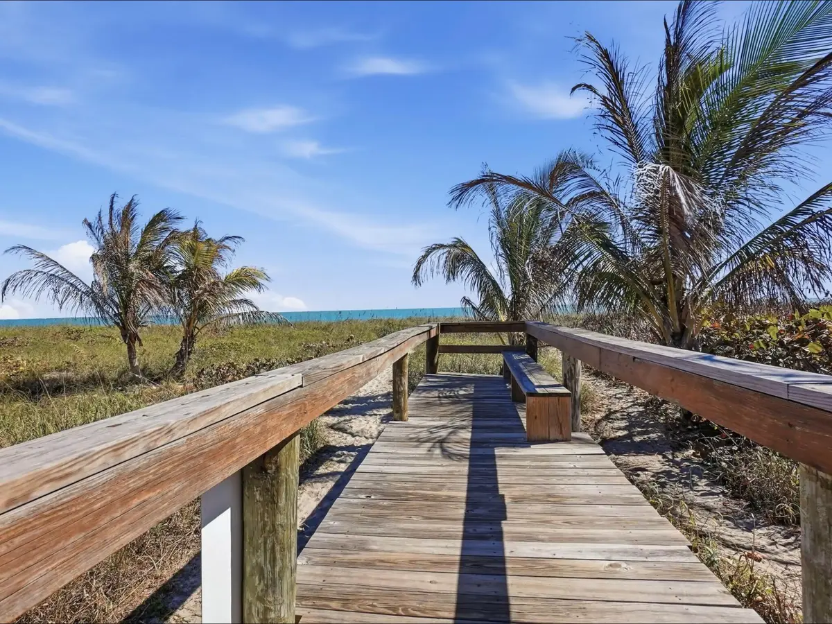 1_00007 at 3206 S Lakeview Circle 1105, Hutchinson Island