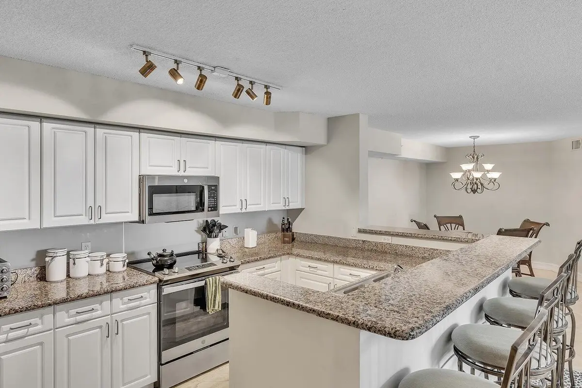 20230310153936271005000000-o at 3606 S Ocean Boulevard 205, Highland Beach
