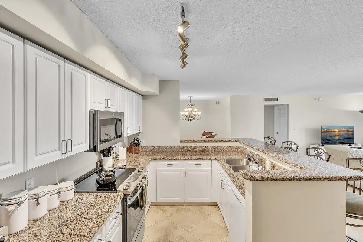 20230310153938468514000000-o at 3606 S Ocean Boulevard 205, Highland Beach