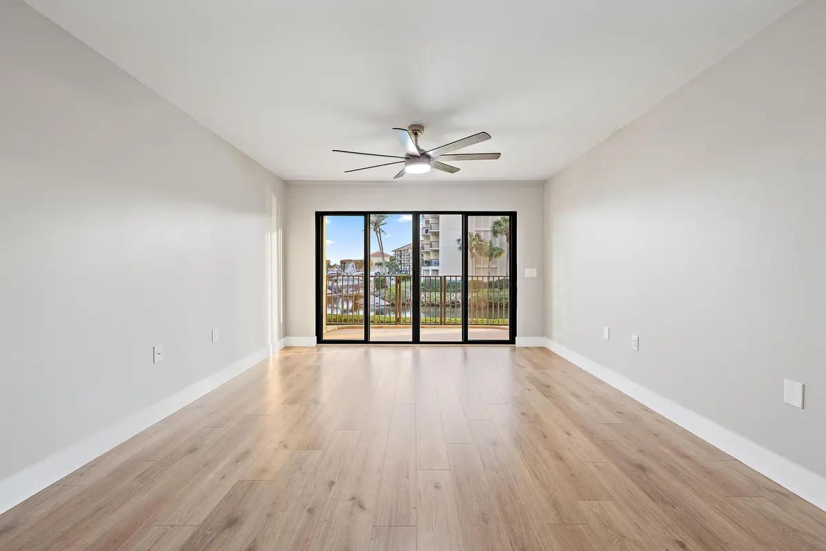 1601 Marina Isle Way apt 106-11 at 1601 Marina Isle Way 106, Jupiter