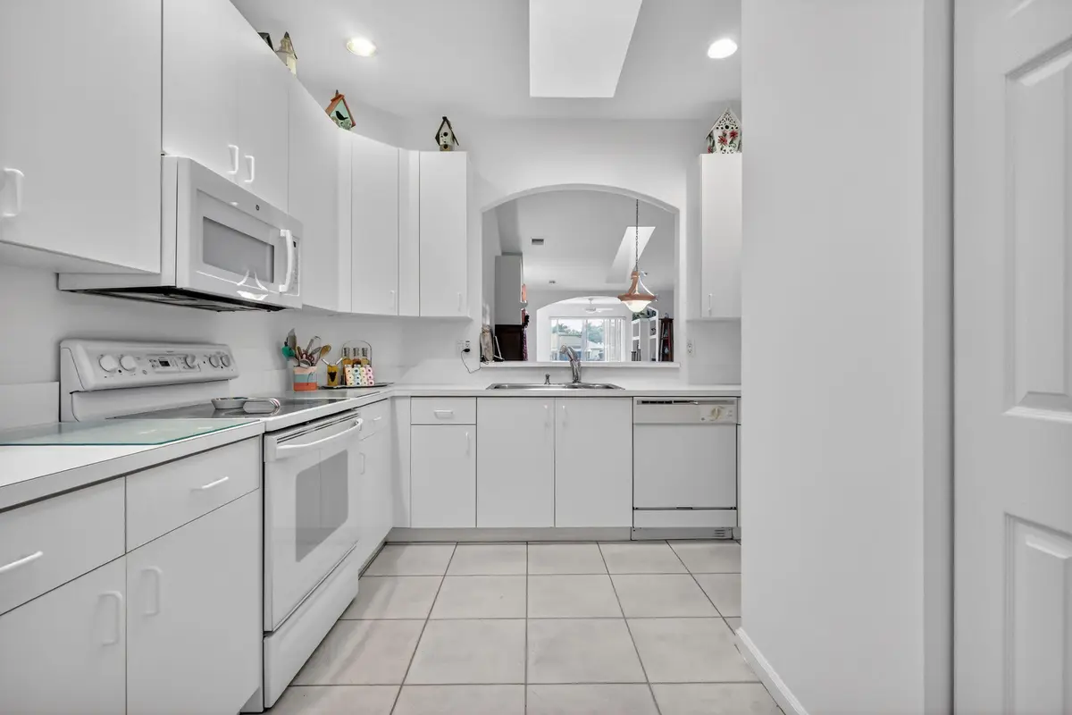 16-web-or-mls-F14A6135 at 9848 Crescent View Drive, Boynton Beach
