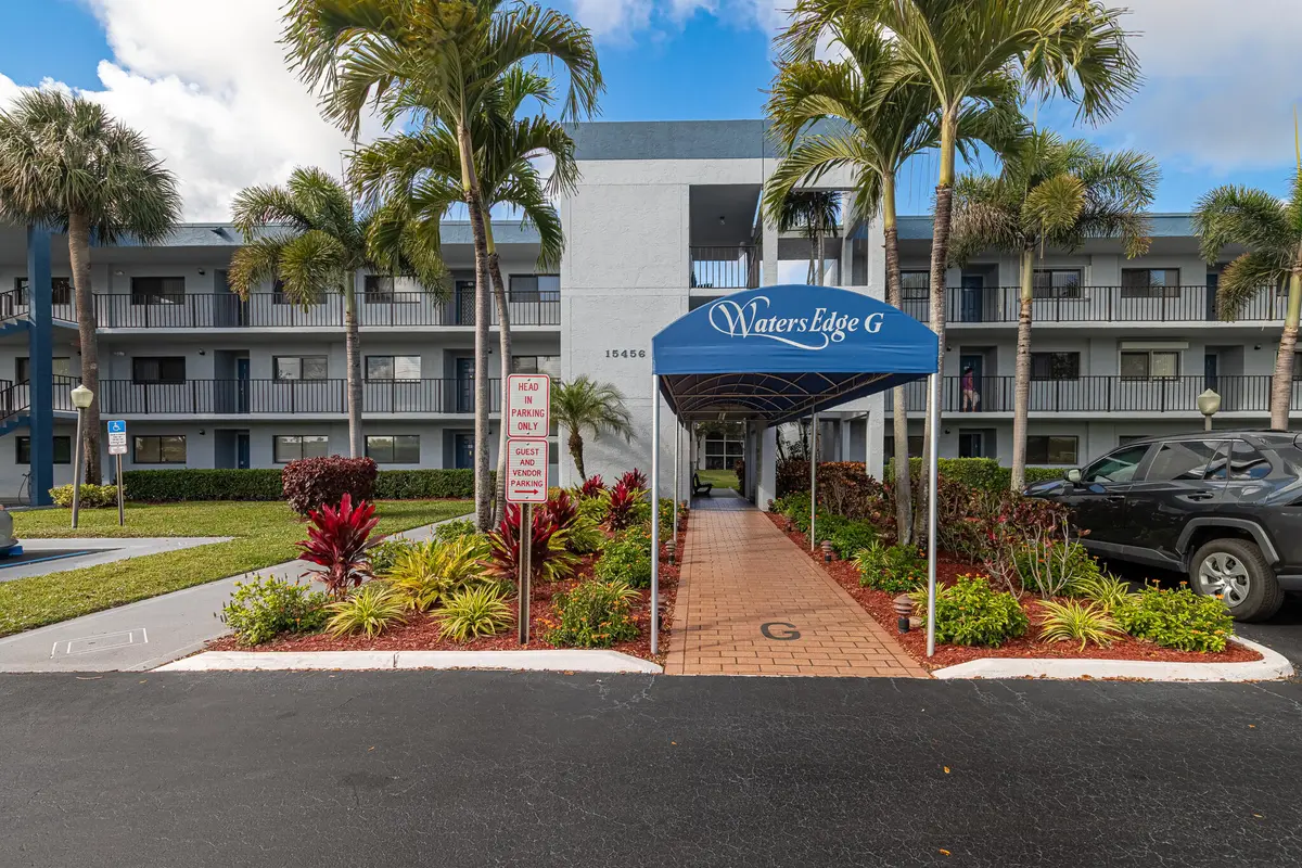 WatersEdge G at 15456 Pembridge Drive 111, Delray Beach