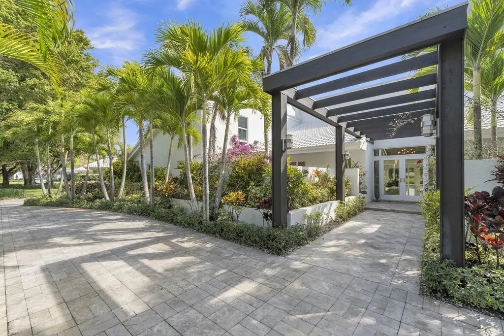 355 front-1w at 355 Oakview Drive, Delray Beach